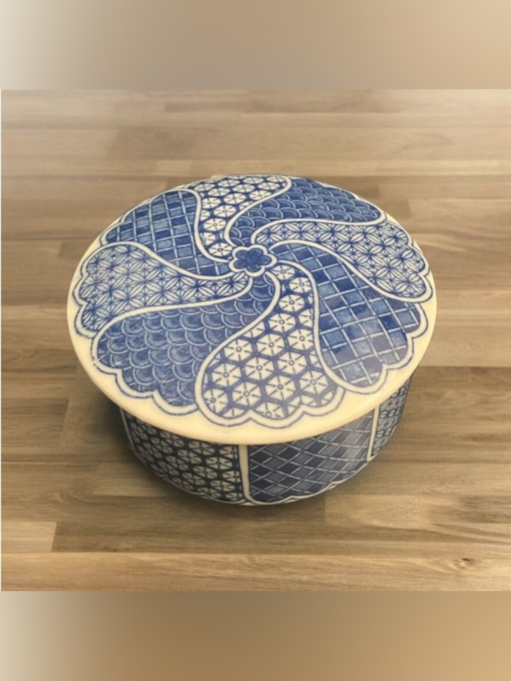 Sometsuke Japanese Porcelain Jewelry Trinket Box Cobalt Transfer Ware Lid 70's